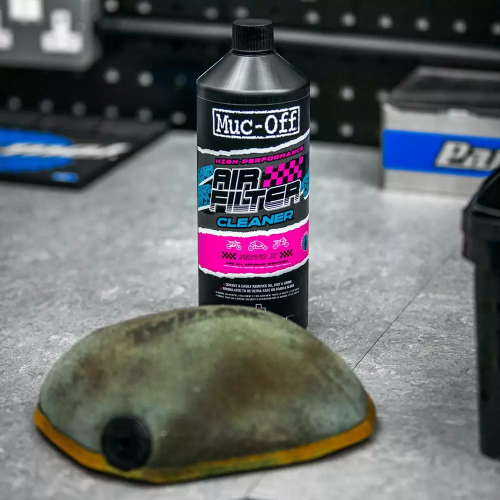 Muc-Off Biodegradable Air Filter Cleaner 1 Litre 2 Muc-Off Biodegradable Air Filter Cleaner 1 Litre - Image 2