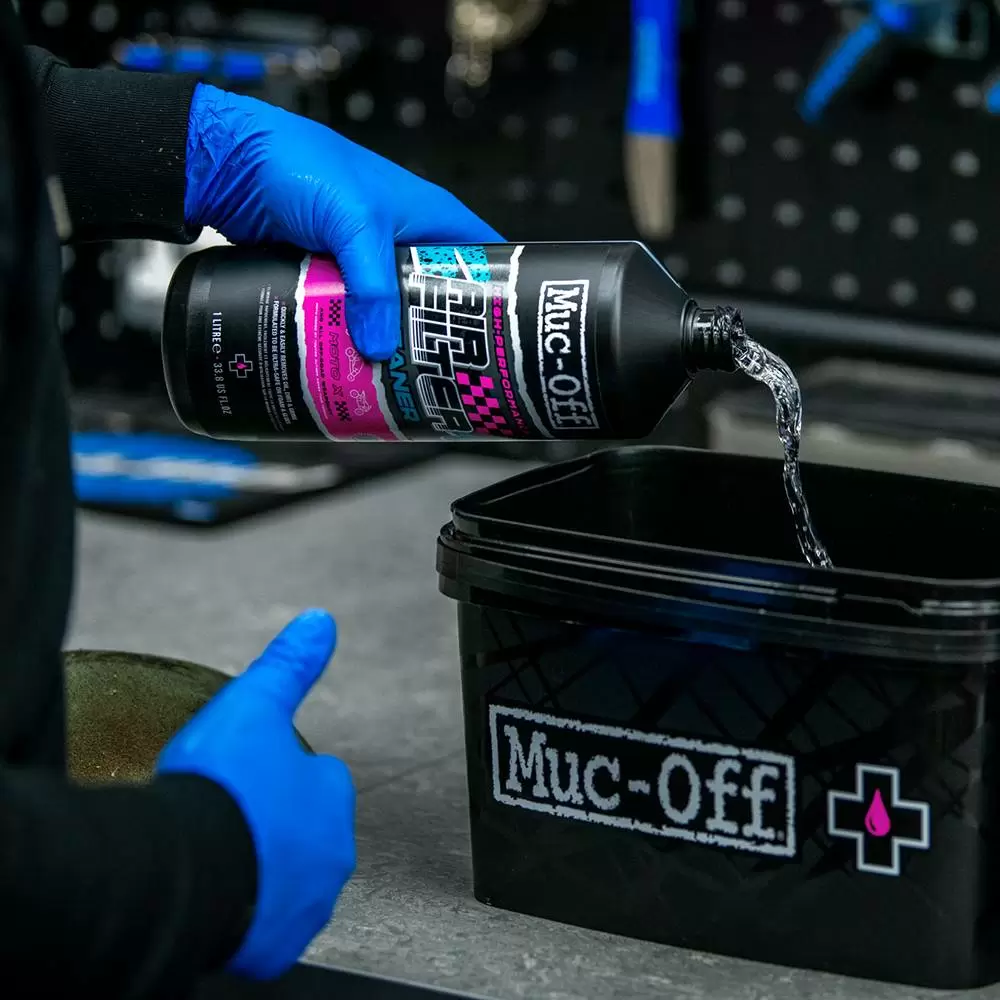 Muc-Off Biodegradable Air Filter Cleaner 1 Litre 4 Muc-Off Biodegradable Air Filter Cleaner 1 Litre - Image 4