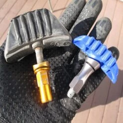 Motion Pro LiteLoc™ Rim Lock -UFO Sales Store motion pro liteloc rim locks action shot 4 1