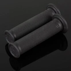 Renthal Trials Grips Full Diamond -UFO Sales Store renthal grey trials firm mx handlebar grips close up 1